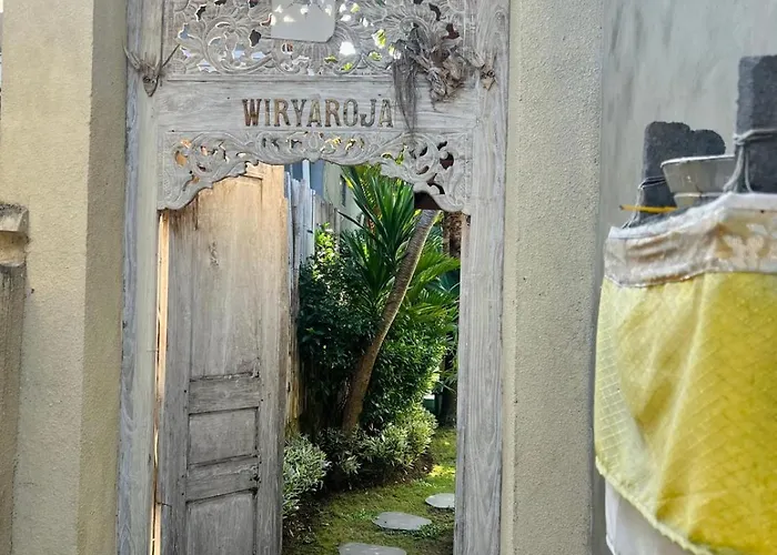 Konukevi Wiryaroja - Quite Garden In Canggu