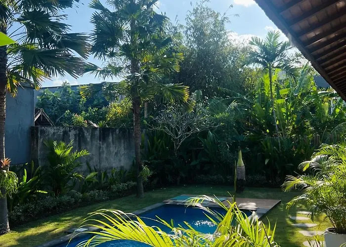 Konukevi Wiryaroja - Quite Garden In